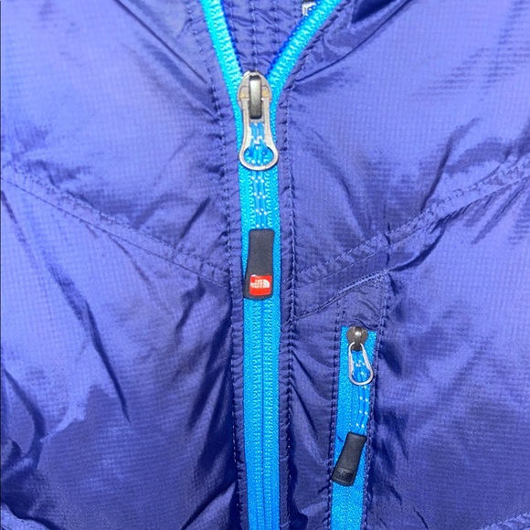 The North Face Women’s Navy and Turquoise Puffer Jacket - Picture 4 of 13